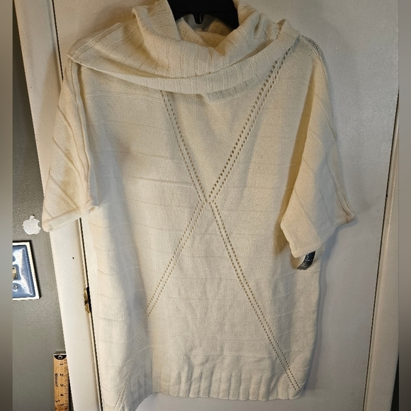 New Directions Women's Size Medium Cream Colored turtleneck sweater NWT - Picture 1 of 8